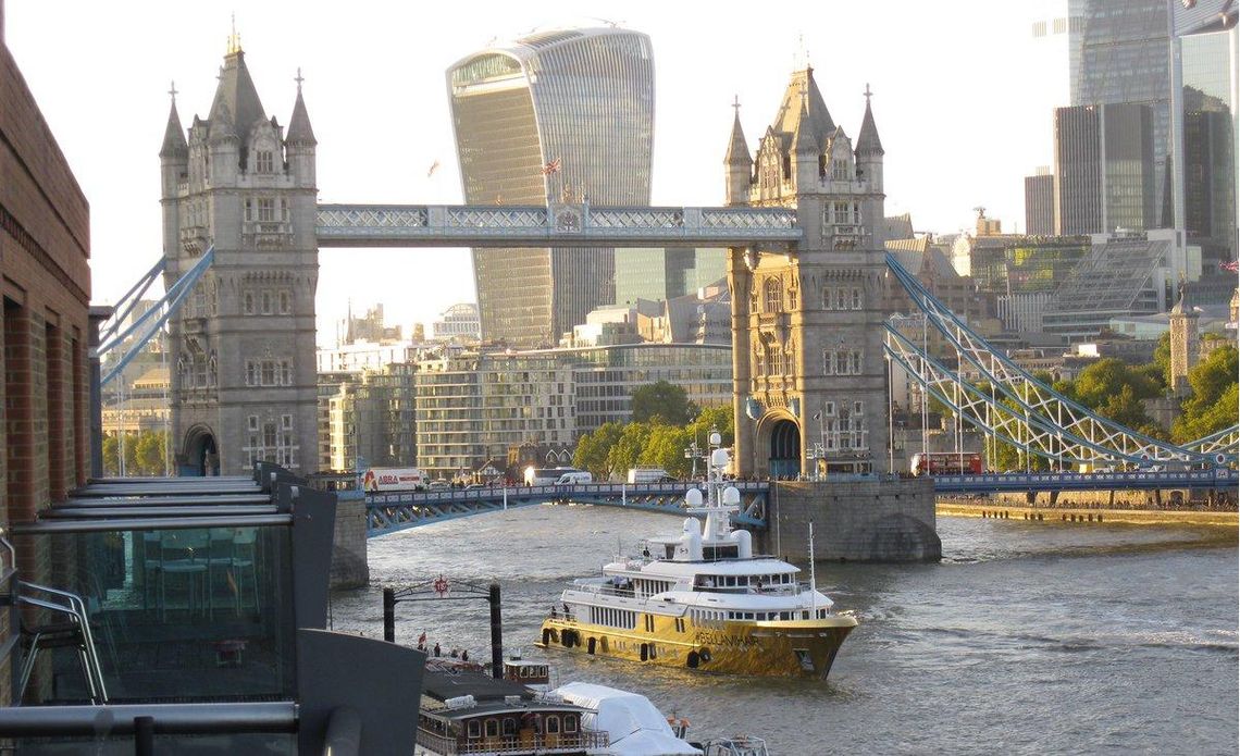 Jacht za 16 mln funtów w centrum Londynu