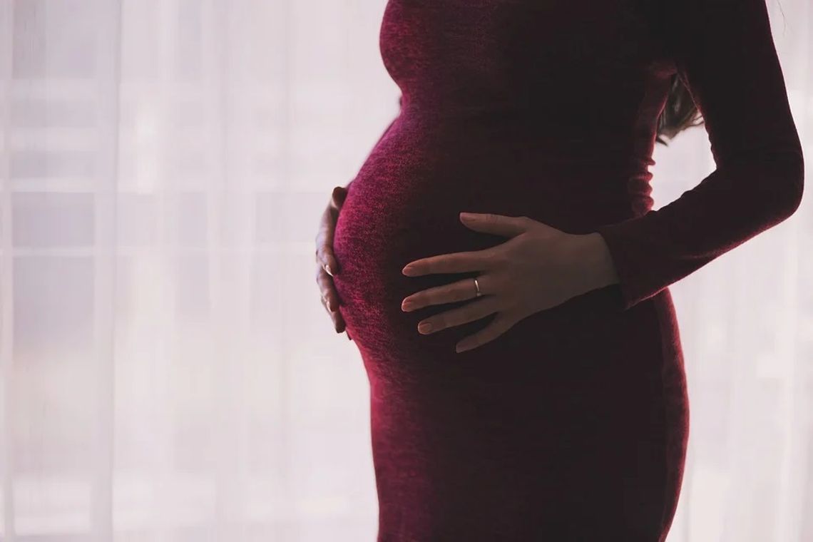 Kobiety w ciąży bardziej narażone na ciężki przebieg COVID-19