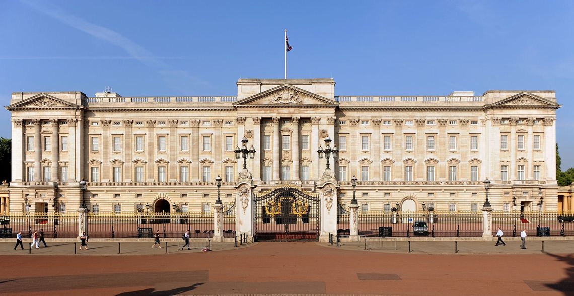 Królowa Elżbieta II nie wróci do pałacu Buckingham?