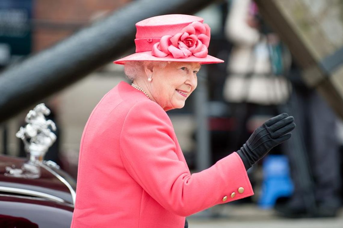 Królowa nie pojawi się na uroczystym otwarciu nowej sesji parlamentu, Queen's Speech wygłosi Książę Karol