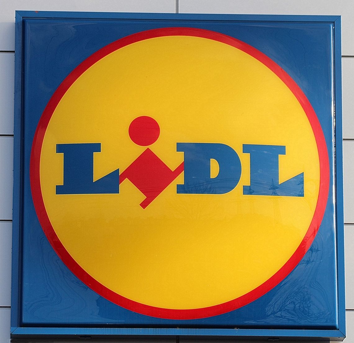 Lidl jest kolejnym supermarketem, który wprowadził limity na sprzedaż świeżych produktów