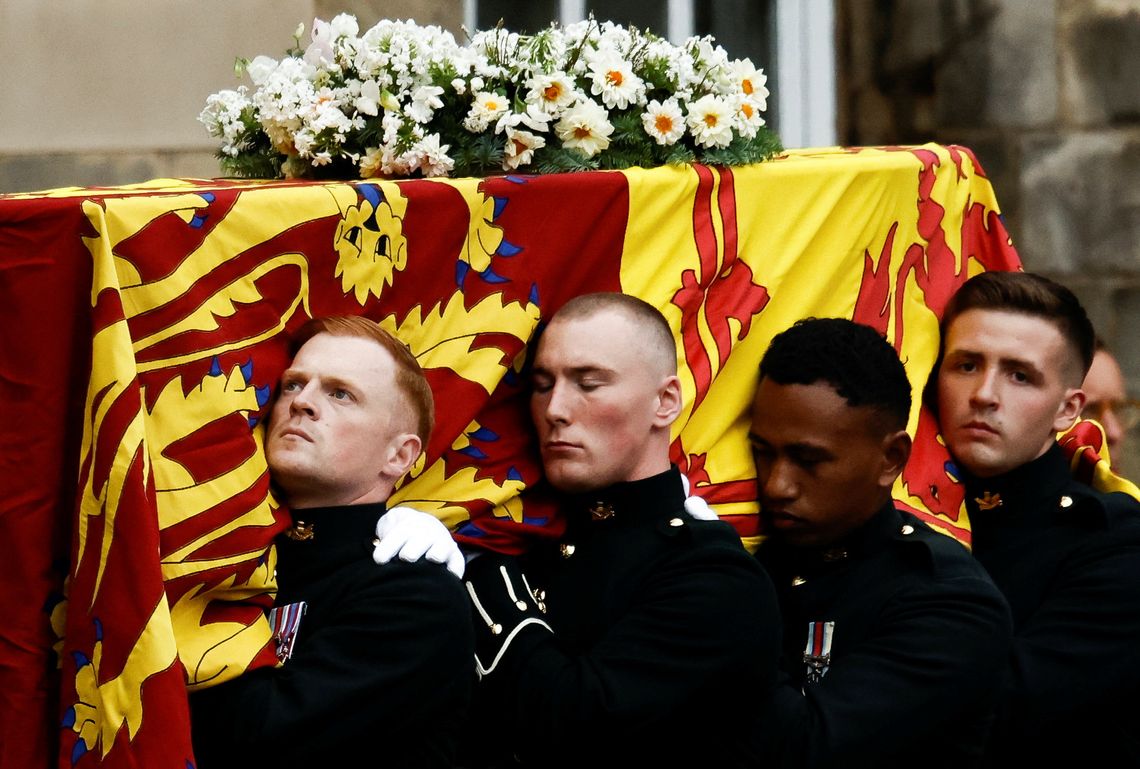 Lying in state  dobiegło końca, ostatnia osoba złożyła hołd Królowej