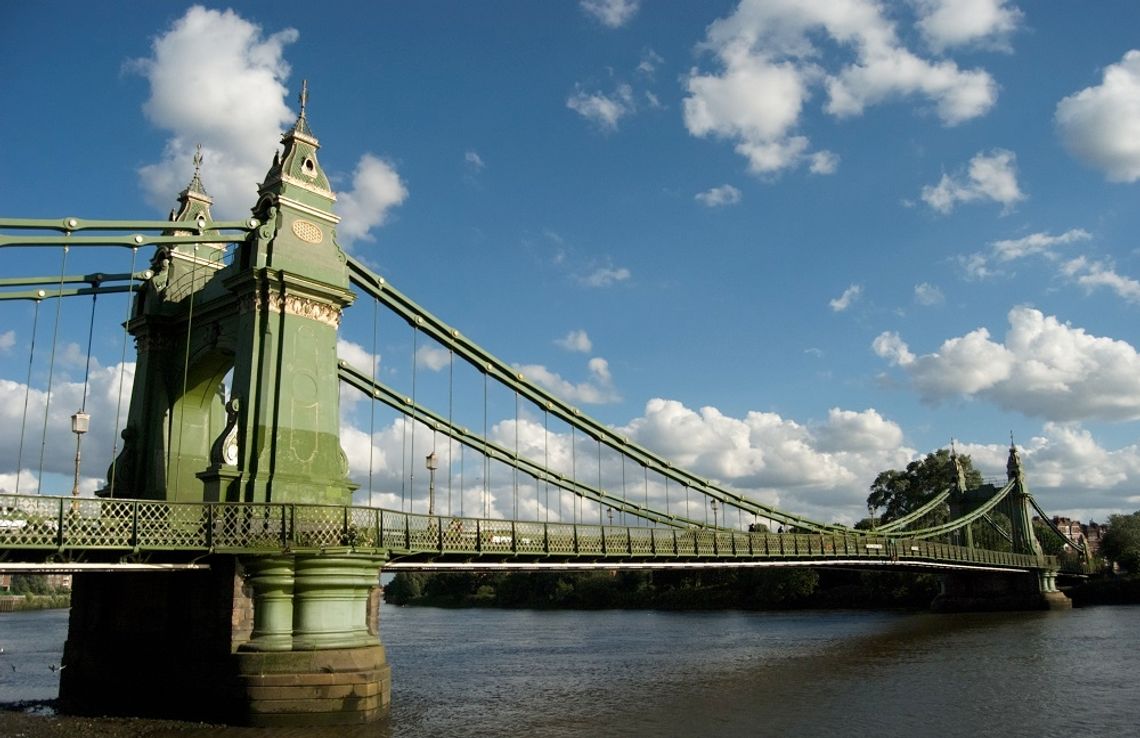 Od wtorku rowerzyści będą mogli jeździć przez most Hammersmith