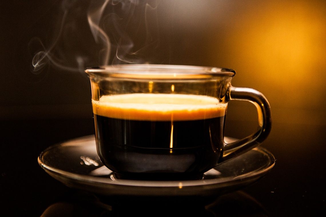Pij czarną kawę i chudnij