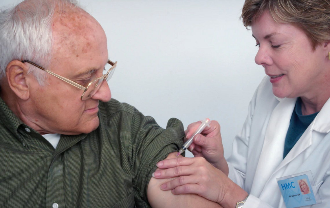 Ponad 200 000 osób dziennie otrzymuje szczepionkę 