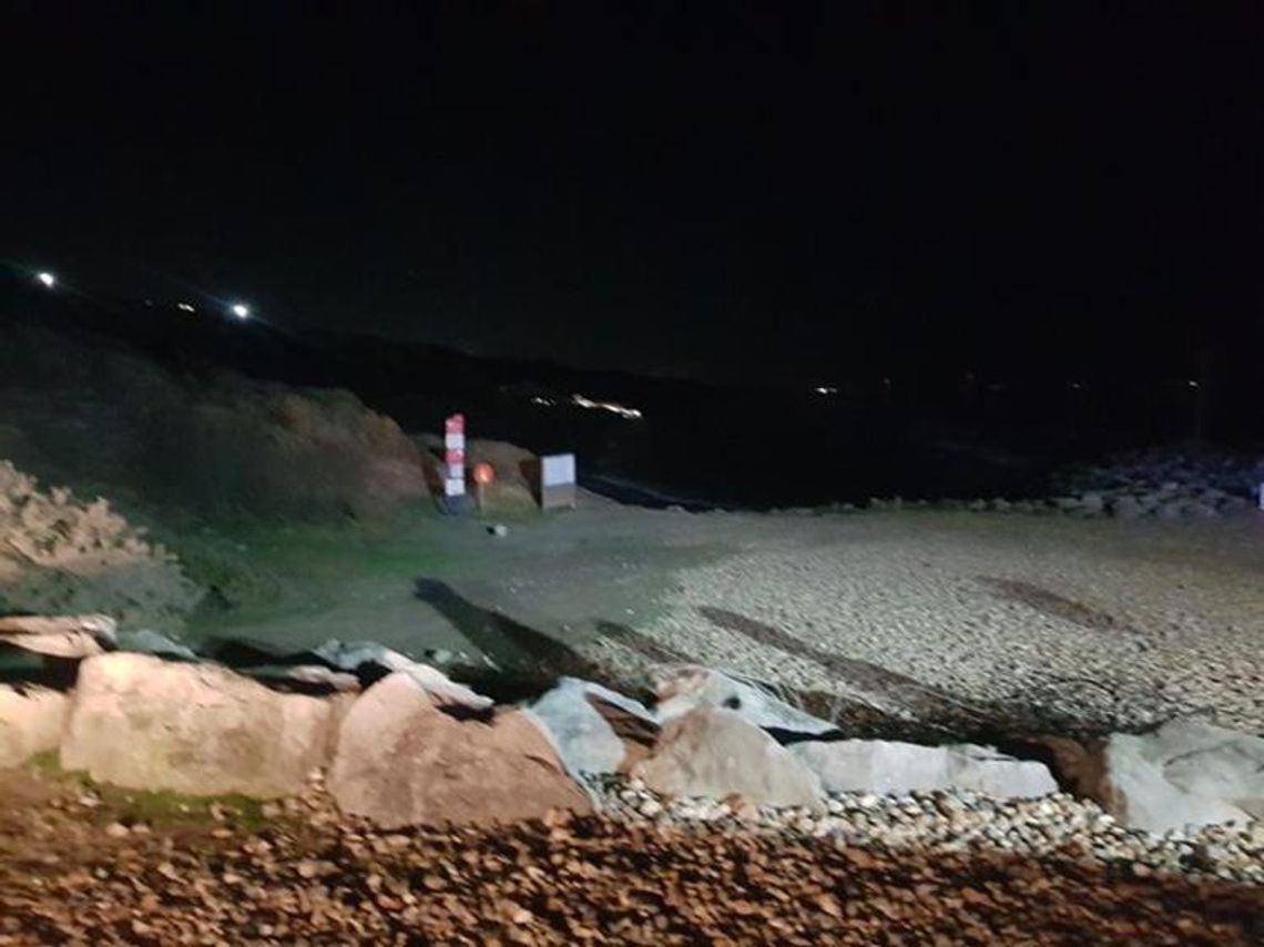 Przypływ uwięził 6 osób wybrzeżu Hampshire-Dorset