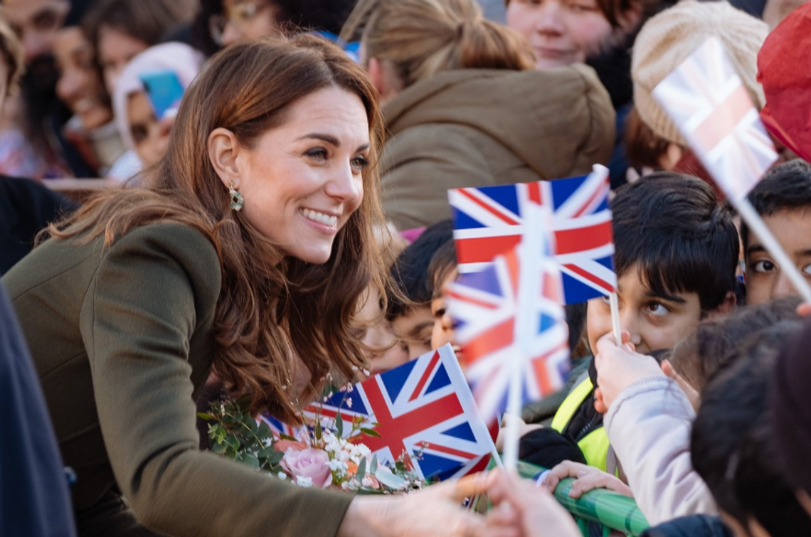Radosna Księżna Kate rozmawiała w parku w rodzicami małych dzieci 