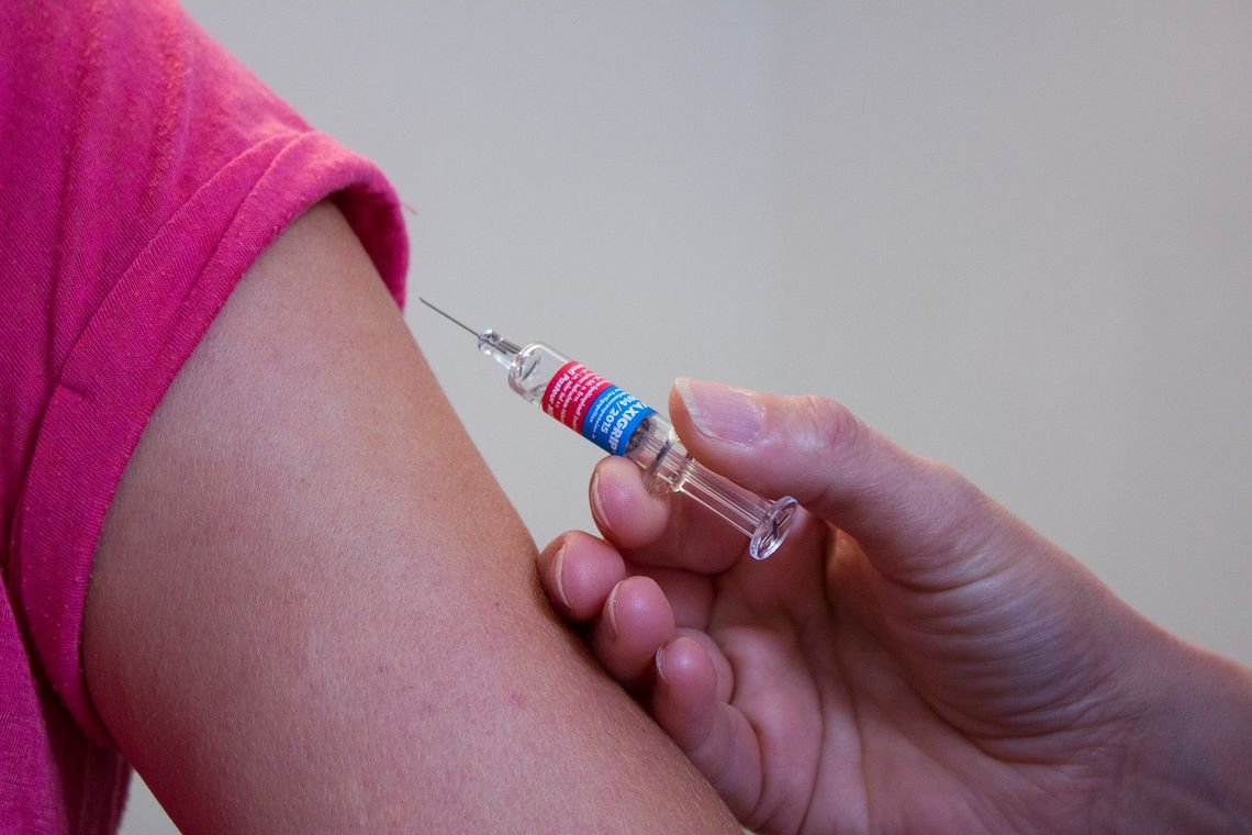 Ruszają zapisy na bezpłatne szczepienia przeciwko koronawirusowi