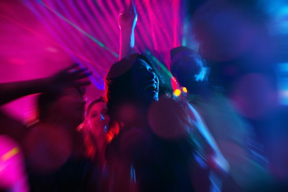 UK: Napaści na kobiety w klubach nocnych, wstrzyknięto im substancję odurzającą