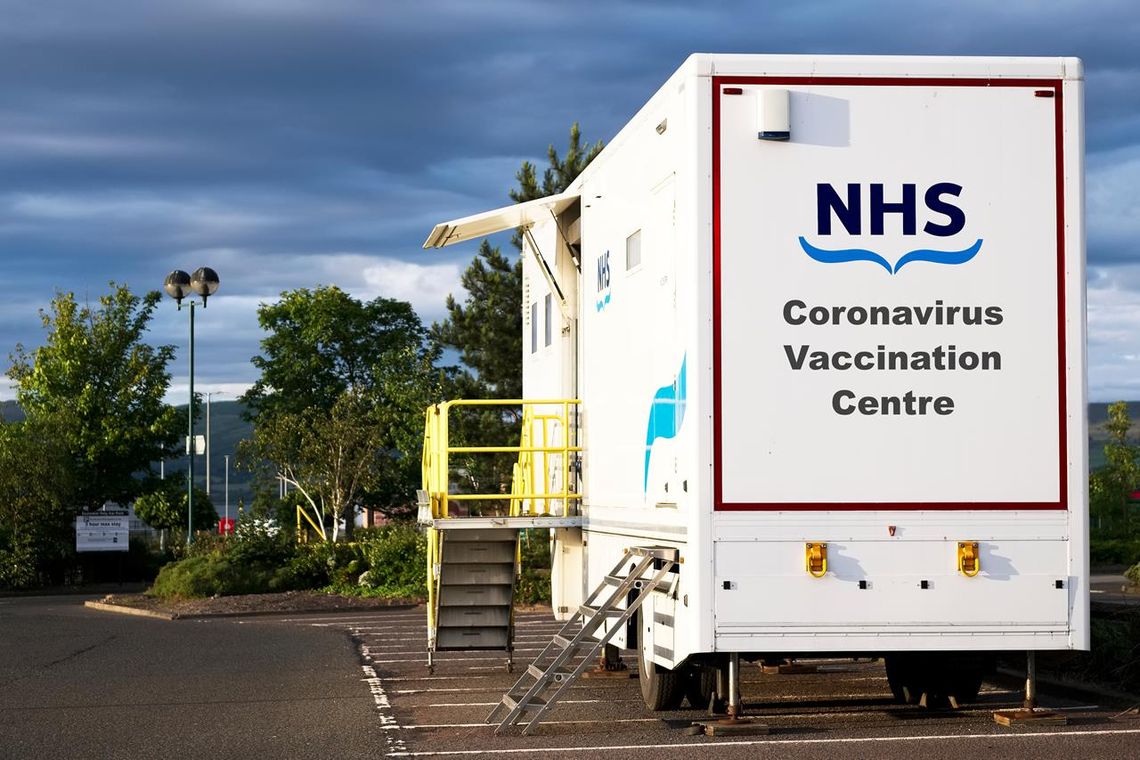 UK: Rząd i naukowcy wzywają do przyjmowania trzeciej dawki szczepionki