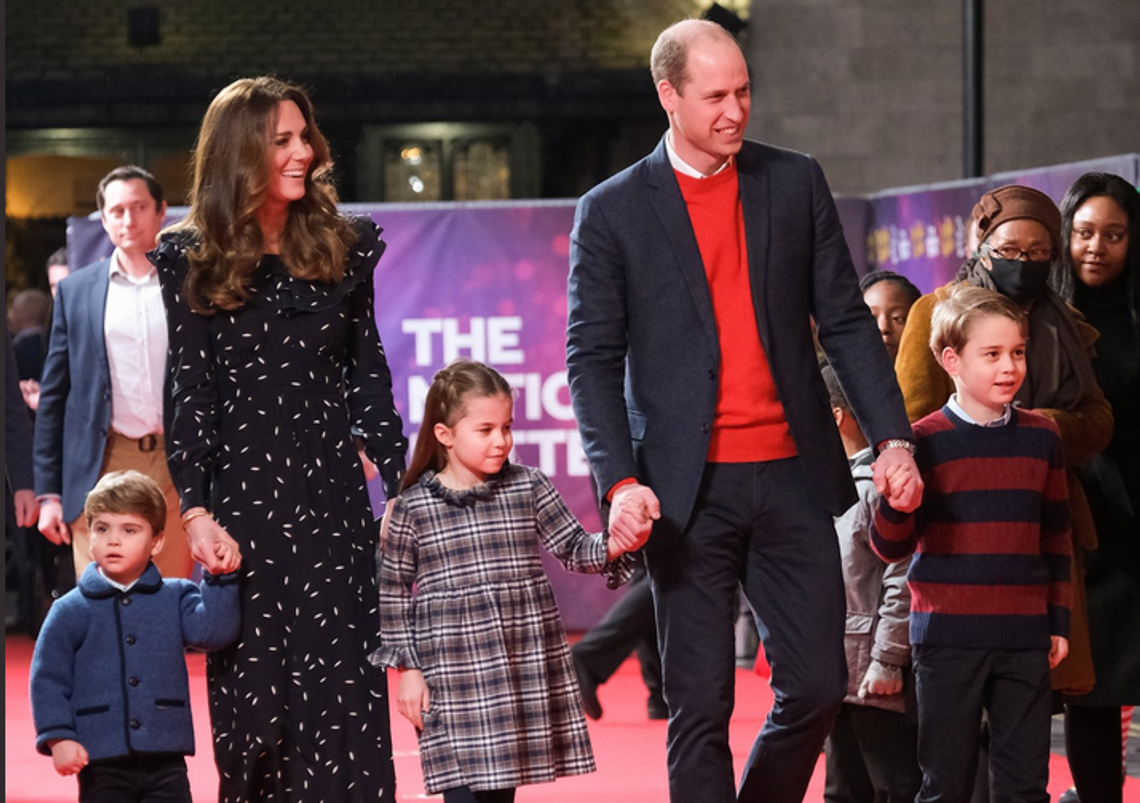 William i Kate pierwszy raz z dziećmi na czerwonym dywanie