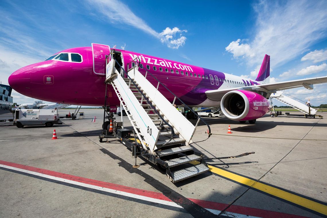 Wizz Air nakłania pracowników do wylatywania dodatkowych godzin