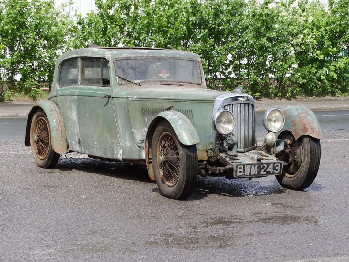 Zardzewiały Aston Martin z 1936 do kupienia na aukcji
