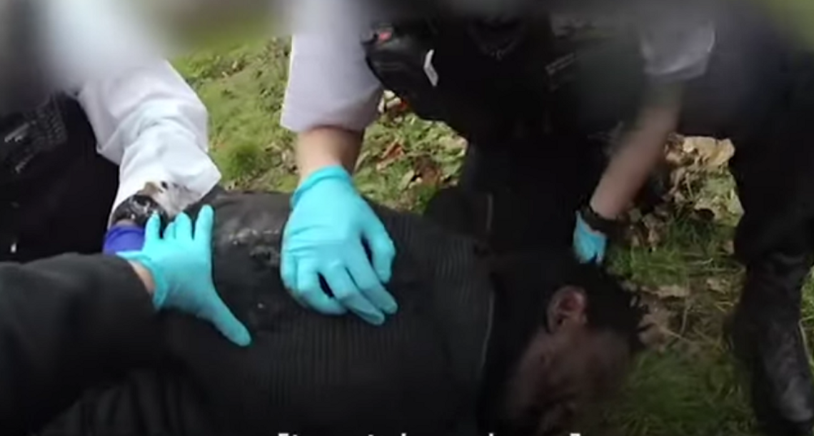 Zmarł po tym, jak policjanci zignorowali jego słowa: "I'm going to die" - video!
